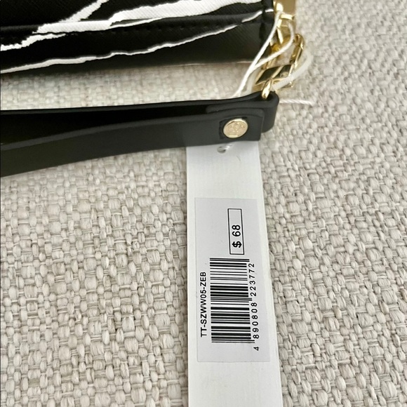 Trina Turk Zip Around Wallet/Wristlet - Picture 3 of 6